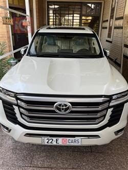 تۆیۆتا لاند کروزەر